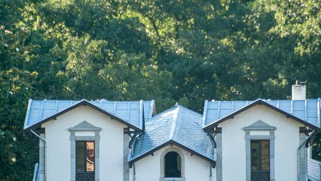 SOBRE EL TEJADO DE CINC CALIENTE