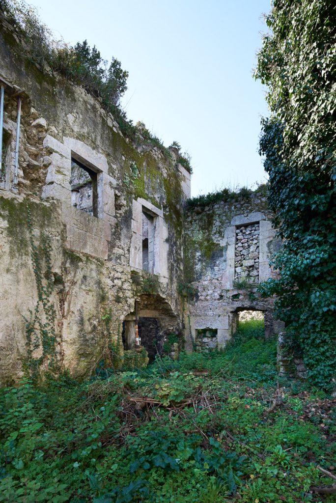 Muros del palacio de los Duque de Estrada en Llanes