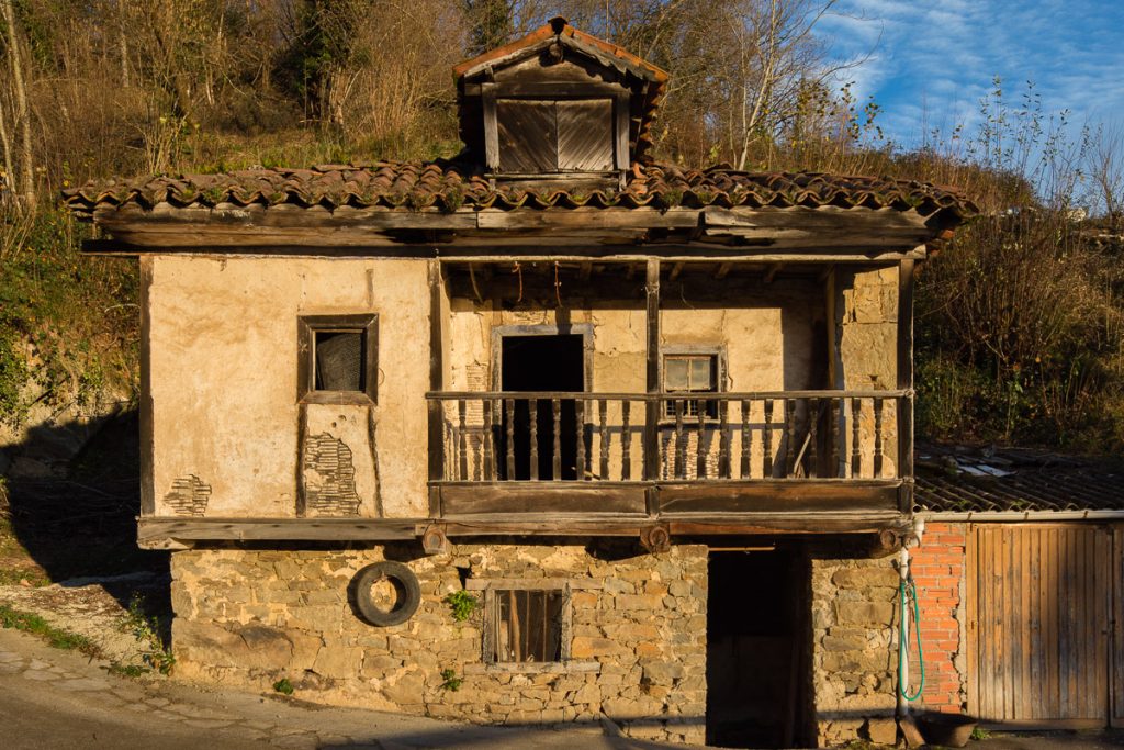 Casa ejemplo de arquitectura popular