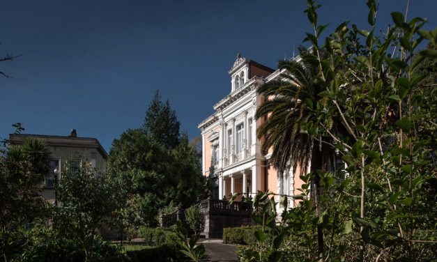 ENTRANDO EN GRADO MIRANDO A TU DERECHA