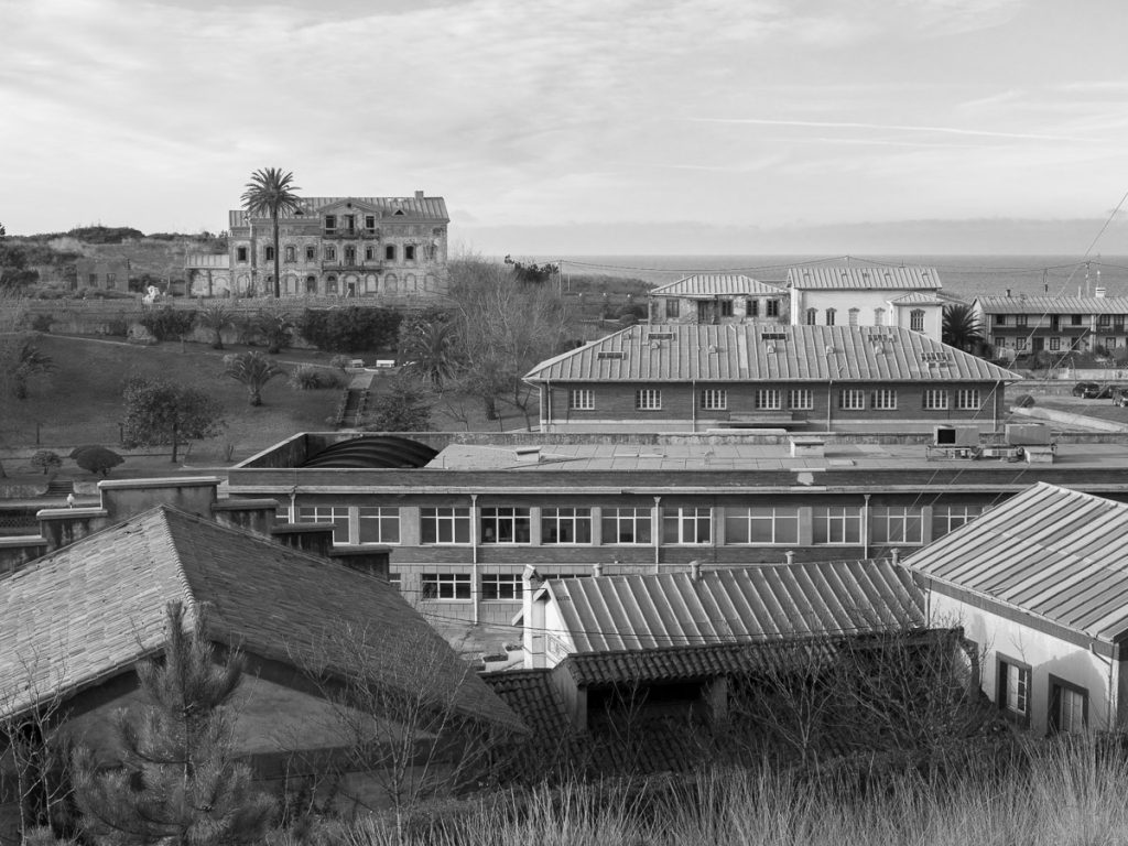 Vista panorámica de la Real Compañía de Minas en Asturias, en Arnao, Castrillón